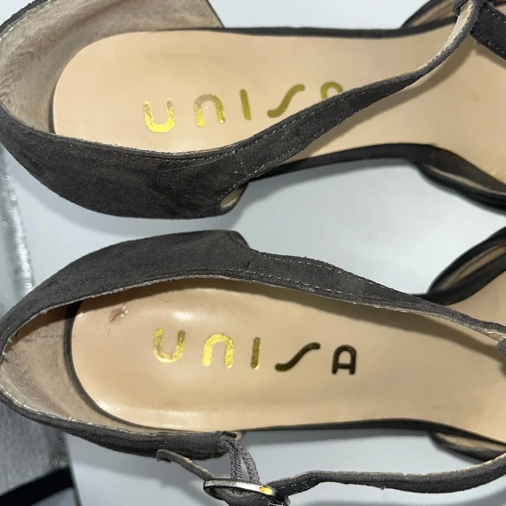 Unisa Womens 7.5M T-Strap Peep Toe Satin Bow Suede Heels Vintage Glam Evening